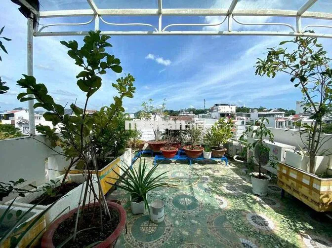 Cho thuê nhà nguyên căn 4 tầng KĐT Hà Quang 2. có 4PN, 4WC. Đường 8m