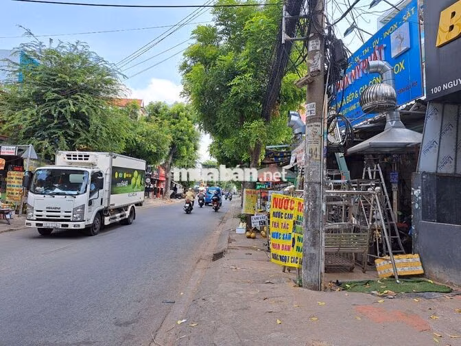 Cho thuê nhà 1 lầu mặt tiền kinh doanh nguyễn văn quá  giá 15tr/thang