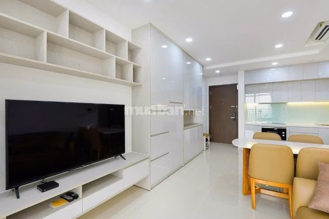 Do có việc cần giải quyết nên tôi muốn bán lại căn hộ Carillon 5.