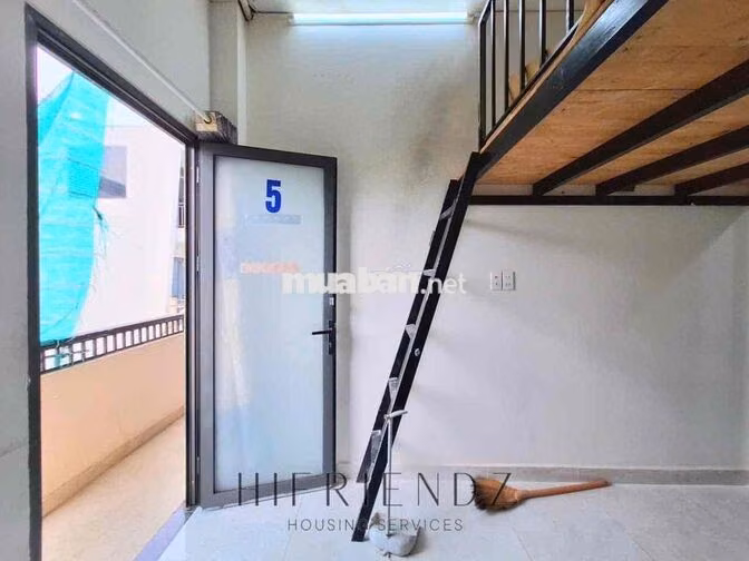 CHO THUÊ PHÒNG GÁC BAN CÔNG THOÁNG GẦN ĐẠI HỌC VĂN HIẾN ĐẦM SEN Q11
