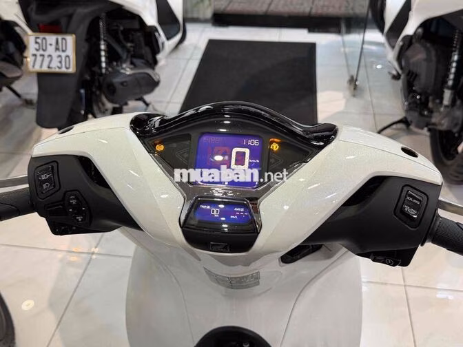 Honda SH150i ABS 2022 Trắng