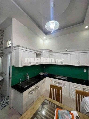 💰💰💰 HẺM XE TẢI 3 TẦNG LẦU: 4PN 5WC - DT 4❌15m - GIÁ 18tr TL