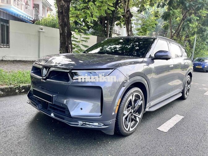 Vinfast VF9 2025 Xám 4000km Điện