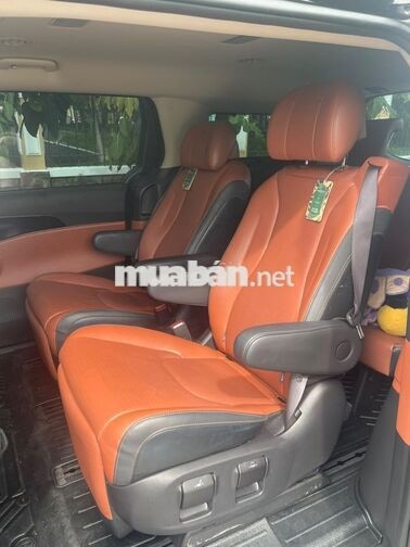 KIA CARNIVAL PREMIUM 2.2 DIESEL 2024 Đen