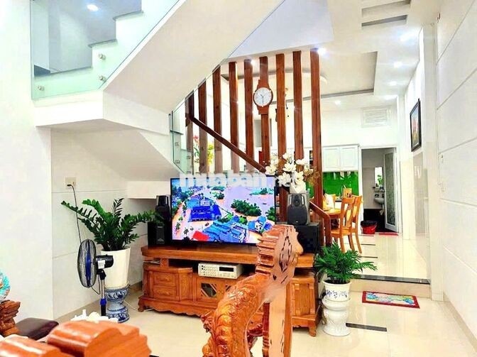 CHO THUÊ NHÀ NGUYÊN CĂN KHU BÀN CỜ TRUNG TÂM  GIÁ 20 TRIỆU/THÁNG