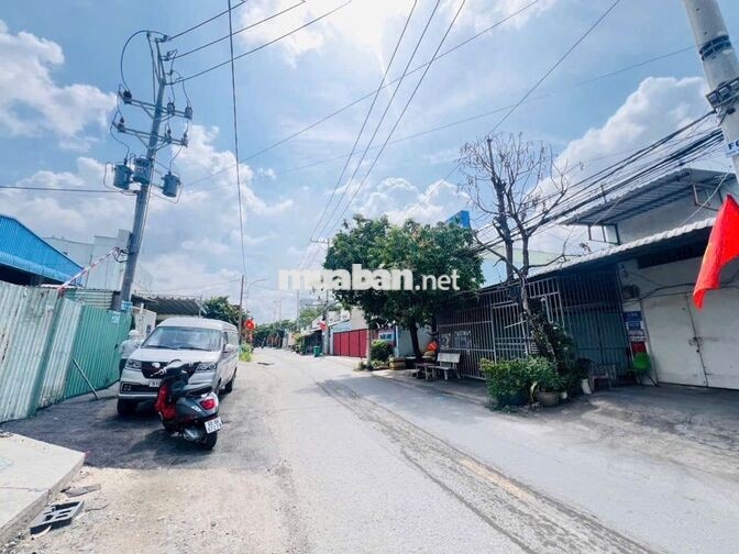 BÁN ĐẤT VEN SÔNG - 111M2 GIÁ 2TỶ7 - AN PHÚ ĐÔNG 3 GẦN BV HỒNG ĐỨC SHR