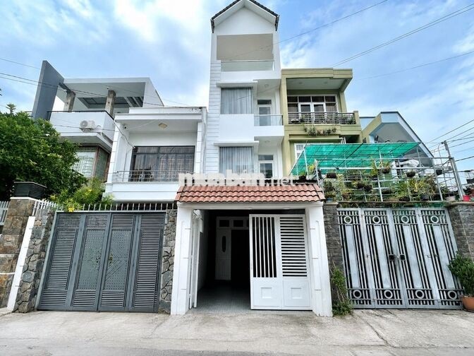 CHO THUÊ NHÀ NGUYÊN CĂN KHU BÀN CỜ TRUNG TÂM  GIÁ 20 TRIỆU/THÁNG