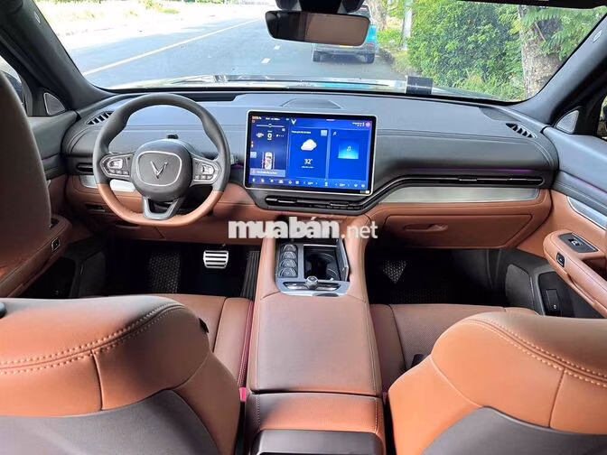Vinfast VF9 2025 Xám 4000km Điện