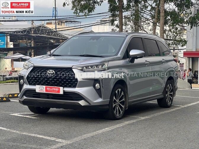 Toyota Veloz Cross Top 2025 Bạc 55.000 km