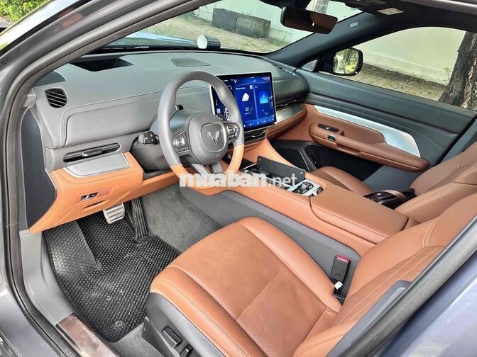 Vinfast VF9 2025 Xám 4000km Điện