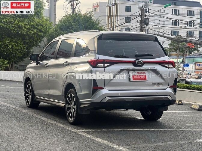 Toyota Veloz Cross Top 2025 Bạc 55.000 km