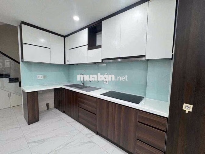 Nhà Phố 496 Dương Quảng Hàm 3Lầu 4PN 3WC Có Nội Thất 18tr TL
