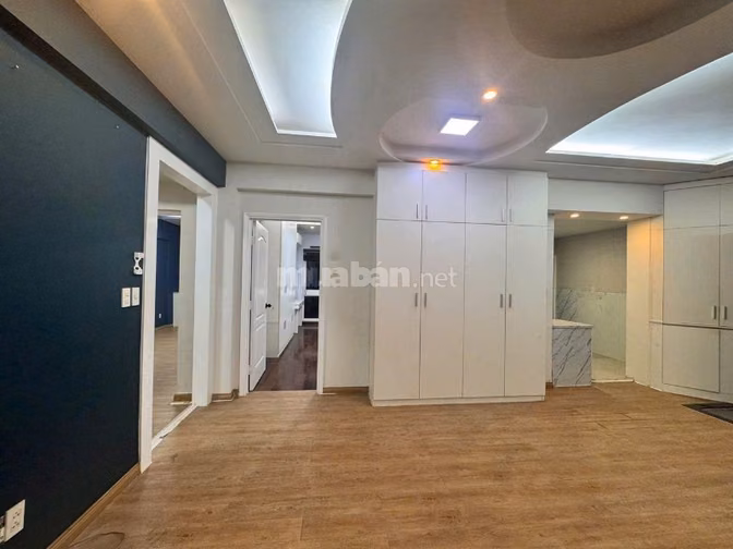 Cần tiền bán gấp căn hộ Phú Mỹ Hưng 137m 3pn ban công rộng,view sông