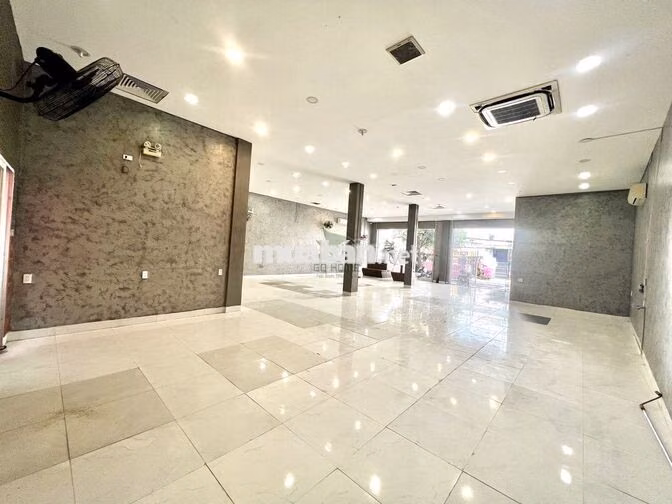 CHO THUÊ MẶT BẰNG SIÊU RỘNG 260 M2 KINH DOANH TỰ DO KHU VĨNH ĐIỀM