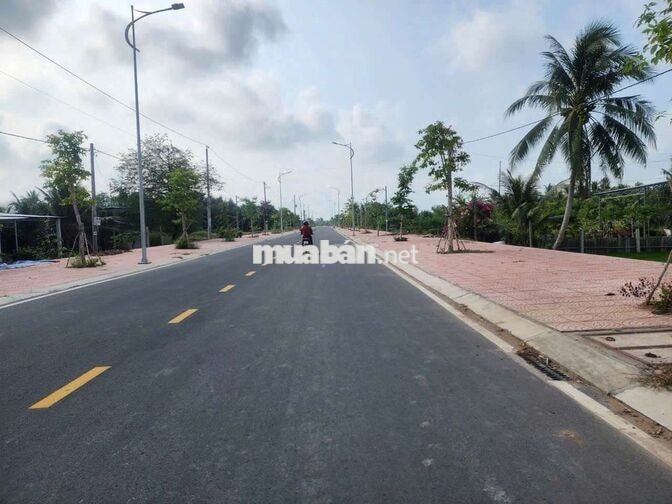 ĐẤT THỔ CƯ MẶT TIỀN ĐƯỜNG D1 LONG HỒ, XÃ LONG HỒ TỈNH VĨNH LONG