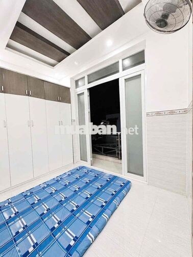 Nhà 1 trệt 2 lầu 4PN 3WC hẻm đường 6 Linh Tây gần Phạm Văn Đồng