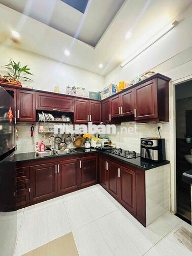 Nhà 1 trệt 2 lầu 4PN 3WC hẻm đường 6 Linh Tây gần Phạm Văn Đồng