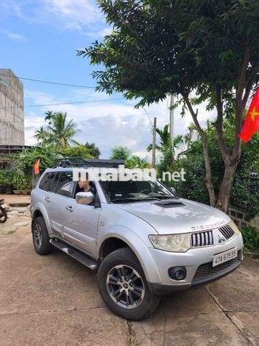 Mitsubishi Pajero Sport 4x4 7 chỗ Bạc