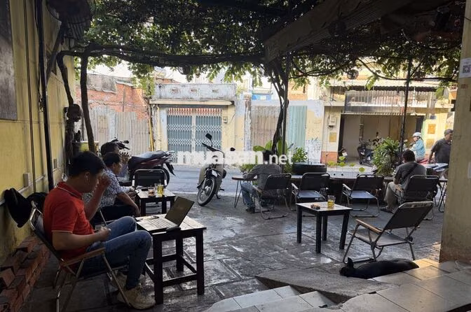Sang mặt bằng cà phê lâu năm 130triệu