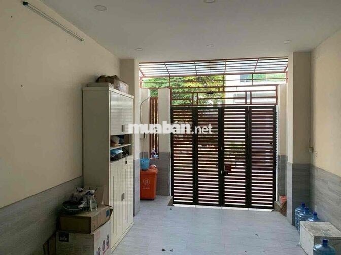 Nhà 1 trệt 2 lầu sẵn NT hẻm xe tải tại đường 9 gần Đặng Văn Bi