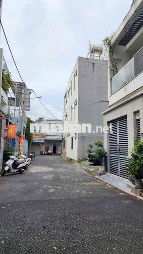 Nhà 1 trệt 2 lầu sẵn NT hẻm xe tải tại đường 9 gần Đặng Văn Bi