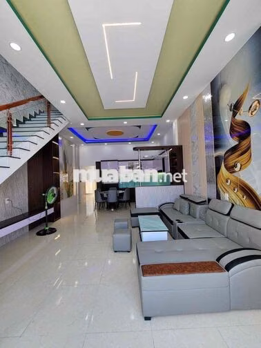 chính chủ kẹt tiền hạ giá căn này còn 3tỷ500 DT 5x20