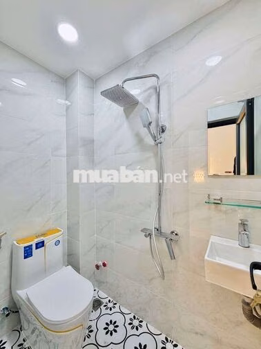 Nhà mới 100% full nội thất cao cấp dt 3x10m 1 lầu 2pn Quang Trung