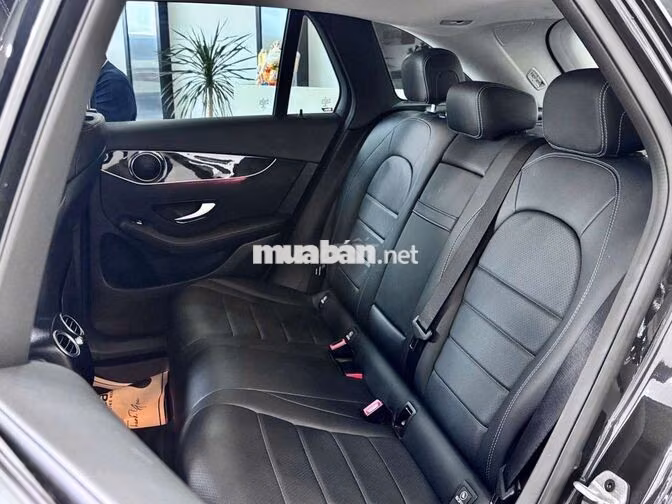 Mercedes-Benz GLC 200 2022 Xám titan cực đẹp