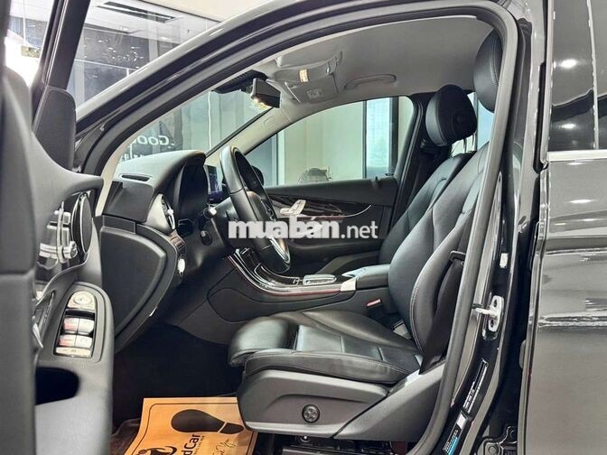 Mercedes-Benz GLC 200 2022 Xám titan cực đẹp