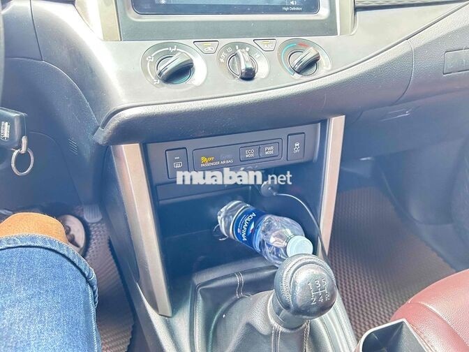 Toyota Innova 2.0E 2019 Số sàn Bạc 8 chỗ