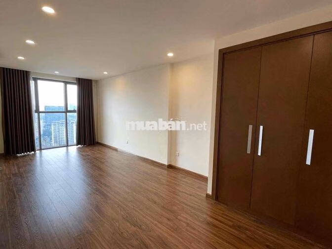 Cho thuê văn phòng toà Golden palm 21 Lê văn lương 120m2 giá chỉ 18t