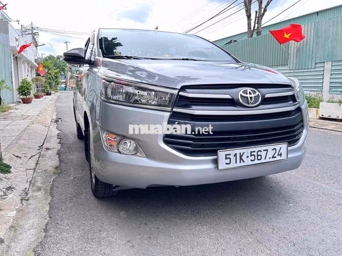 Toyota Innova 2.0E 2019 Số sàn Bạc 8 chỗ