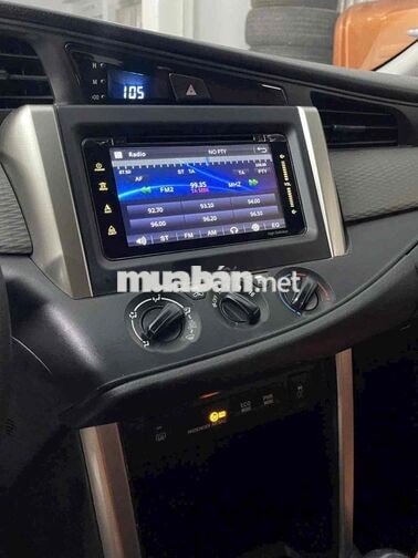 Toyota Innova 2.0 E Trắng Xe gia đình
