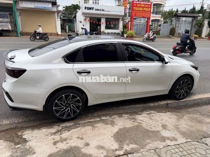 Kia Cerato Trắng 5 chỗ