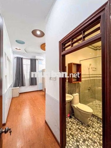 NHÀ ĐẸP 2 LẦU 3 PHÒNG FULL NỘI THẤT