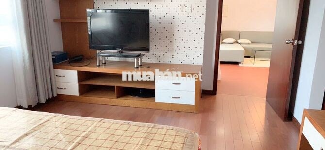 Cho Thuê Căn Hộ Cao Cấp Hùng Vương Plaza - 129m², 2 Phòng Ngủ, Full NT