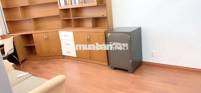 Cho Thuê Căn Hộ Cao Cấp Hùng Vương Plaza - 129m², 2 Phòng Ngủ, Full NT