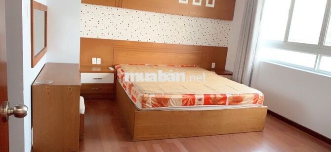 Cho Thuê Căn Hộ Cao Cấp Hùng Vương Plaza - 129m², 2 Phòng Ngủ, Full NT
