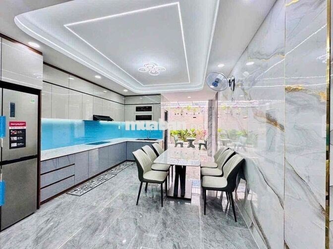 NHÀ MỚI ĐẸP. GẦN TRƯỜNG CẤP 1..2..3. TRỆT LỬNG 3 LẦU 4PN 6WC. SÂN Ô TO