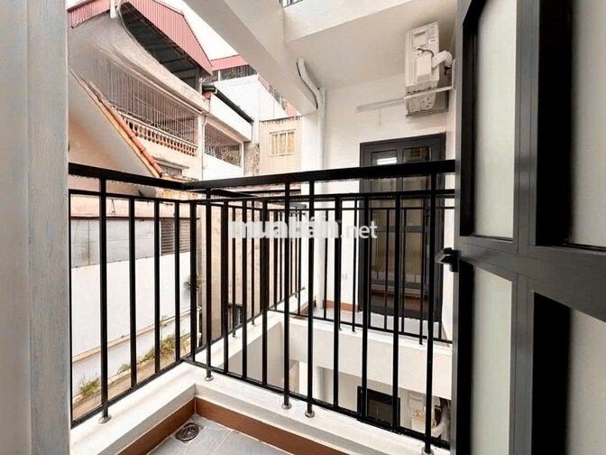 NHÀ MỚI STUDIO-  1N1K FULL ĐỒ MỚI BAN CÔNG NGAY TRUNG TÂM CẦU GIẤY