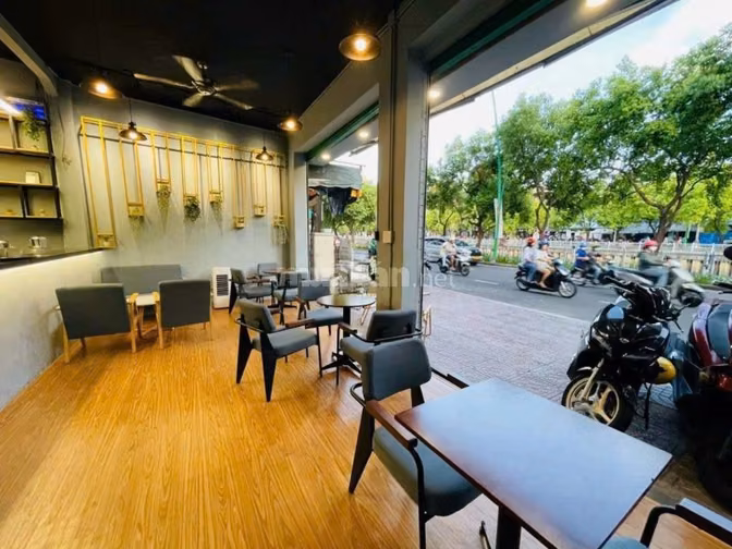 Cho thuê nhà mt trường sa p3 tân bình, dt 8x7m, trệt 2 lầu, sân thượng