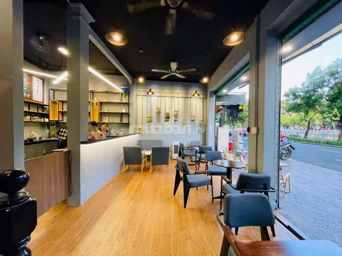 Cho thuê nhà mt trường sa p3 tân bình, dt 8x7m, trệt 2 lầu, sân thượng