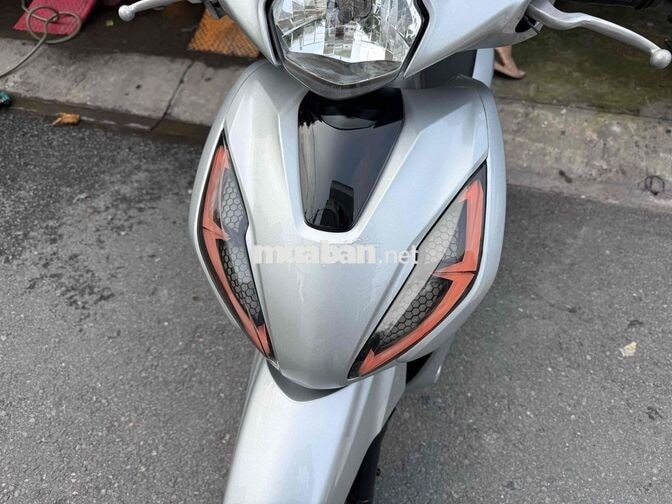 Honda Vision 2026 Thể thao Bạc
