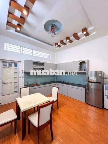 NHÀ ĐẸP 2 LẦU 3 PHÒNG FULL NỘI THẤT