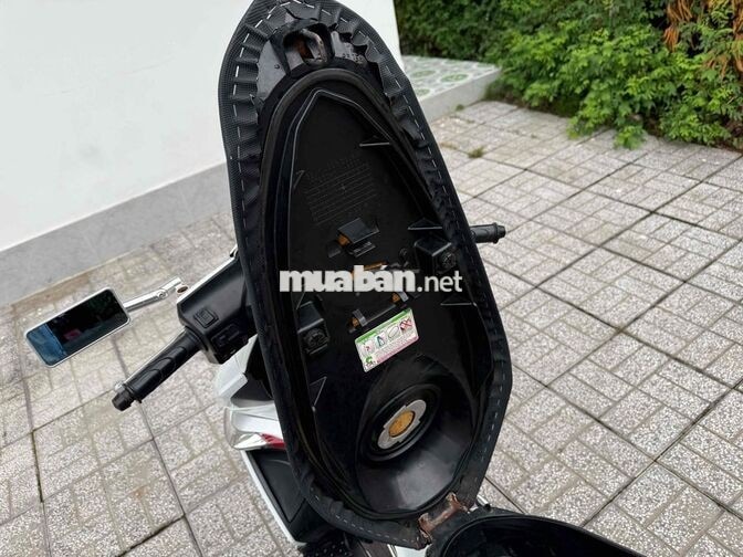 Honda Air Blade 2009 Trắng Xăng