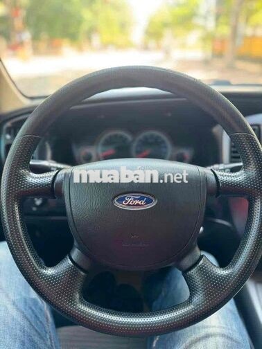 Ford Escape 2010 STD Bạc 120.000 km