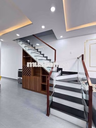 Bán nhà hai đầu hẻm xe hơi lương Thế Vinh