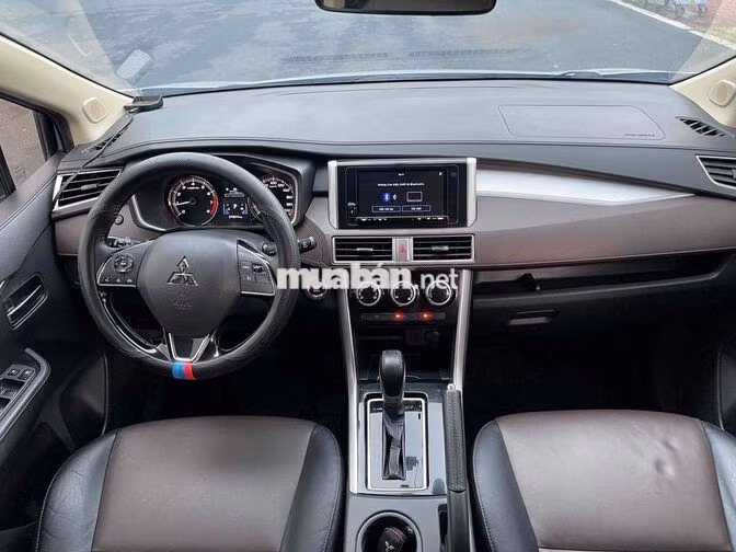 Mitsubishi Xpander Cross 2020 Bạc 7 chỗ