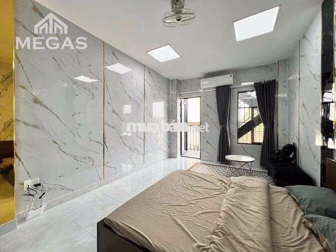 CHO THUÊ STUDIO CỬA SỔ TRỜI NGAY VÒNG XOAY DÂN CHỦ, QUẬN 3
