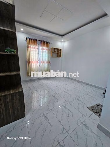nhà mặt tiền đường đông đúc thuận tiện kinh doan buon ban 4pn 3maylanh